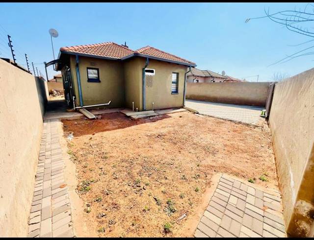 3 BEDROOM PROPERTY TO RENT IN PROTEA GLEN